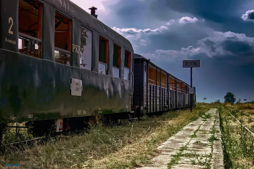 Empty train stopped in the middle of nowhere