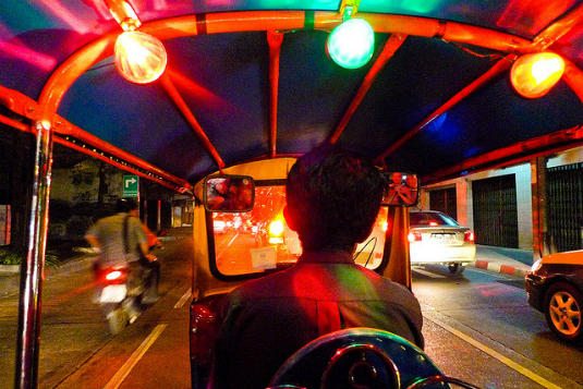 backpacker in southeast asia: tuk tuk