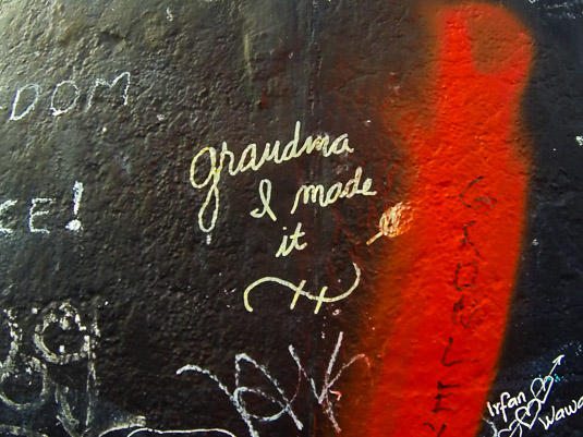 Berlin street art grandmai