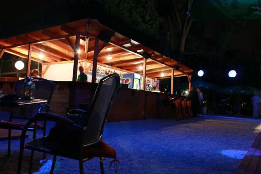Budapest ruin bar Nyereg bar