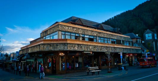 adventure queenstown hostel