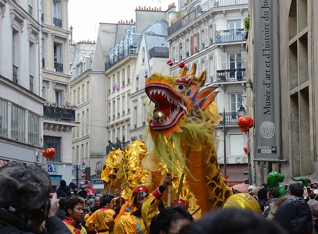 best Chinese new year celebrations - golden dragon