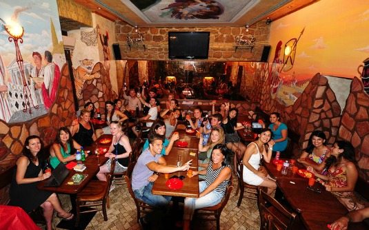 Hostel Alessandro Palace & Bar