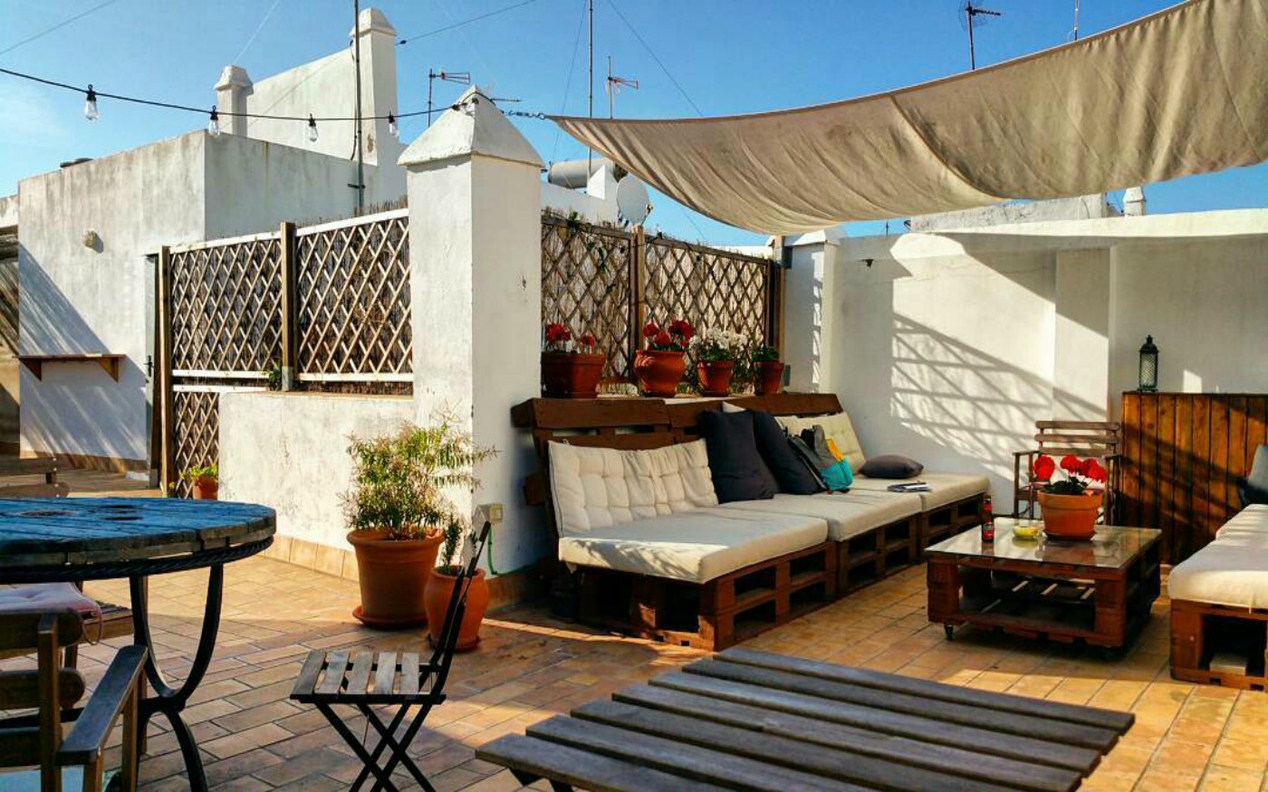 Terraza-LaCasaMorada- Cadiz-Mochilerostv