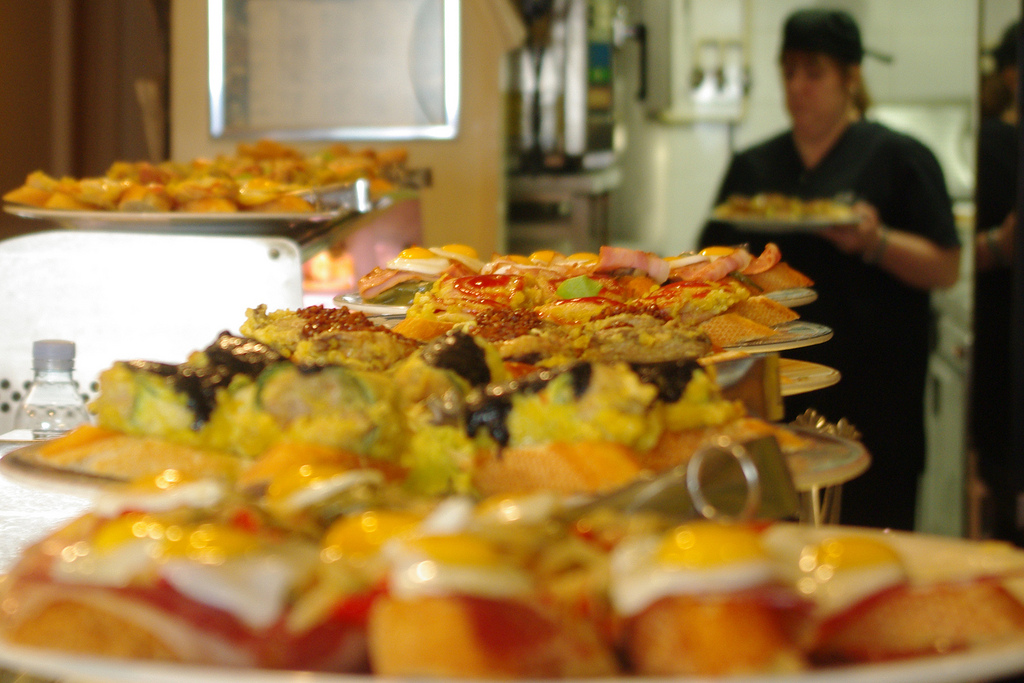 pintxos en Bilbao, España