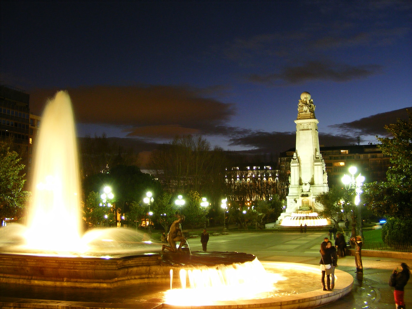 visiter Madrid : Plaza-de-España-madrid