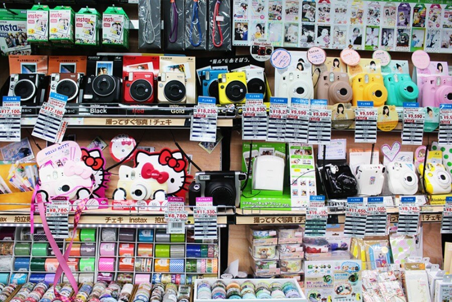 Paula Buzzo TOKYO-01