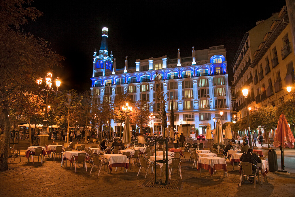 7-hw-madrid-plaza-santa-ana-tomas-fano