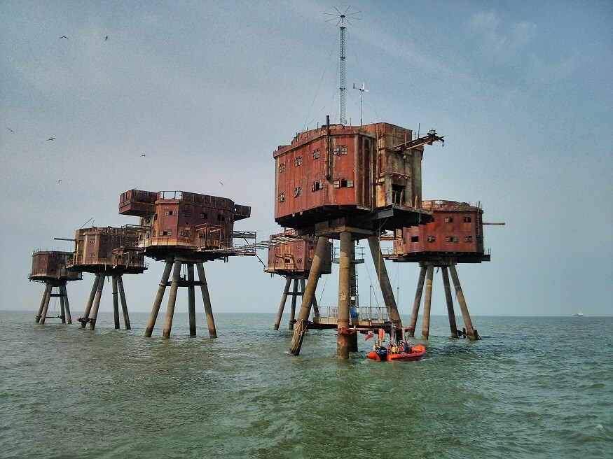 Maunsell sea forts (c) Steve Cadman