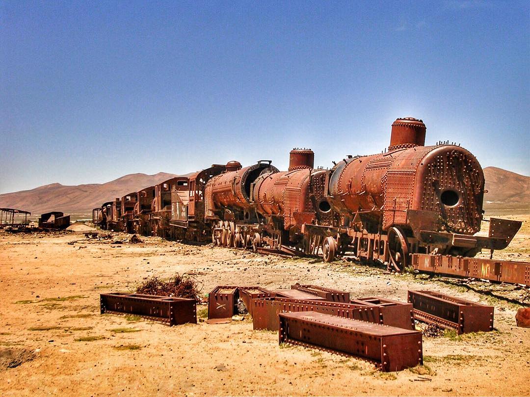 urbexing - train graveyard bolivia