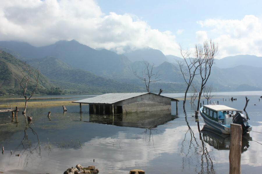 solo travel,lake-atican-guatemala
