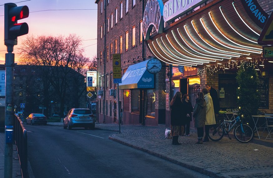 Some of the best bars and restaurants can be found on Andra Langgatan