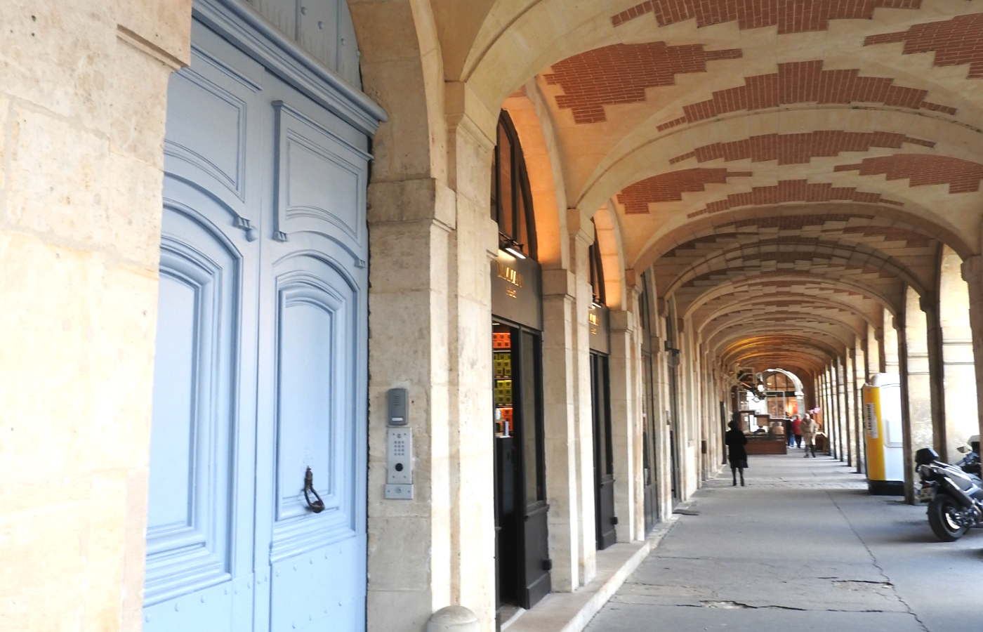 le marais paris, arches