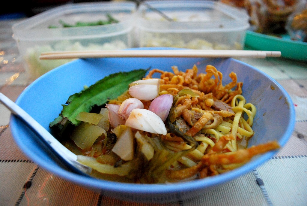 Khao Soi - Chicken Noodle Soup -Bangkok street food