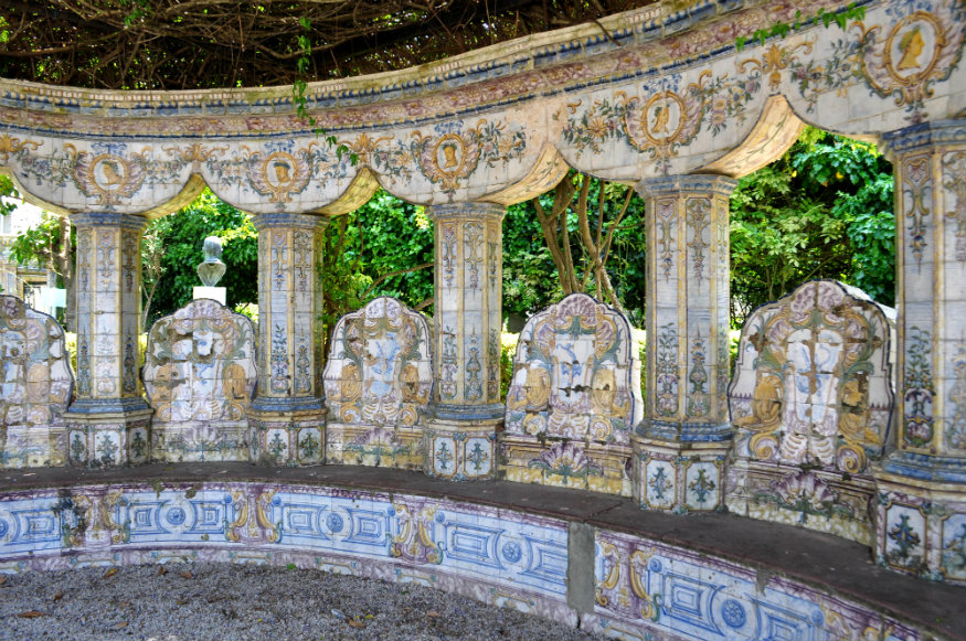 columns and azulejos