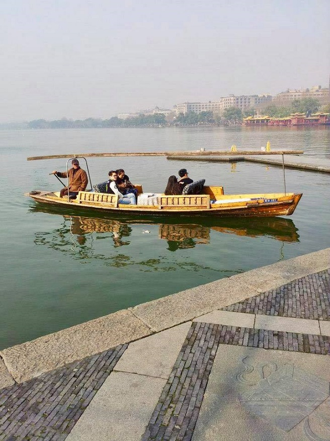 Places to visit in China - Hangzhou - lake