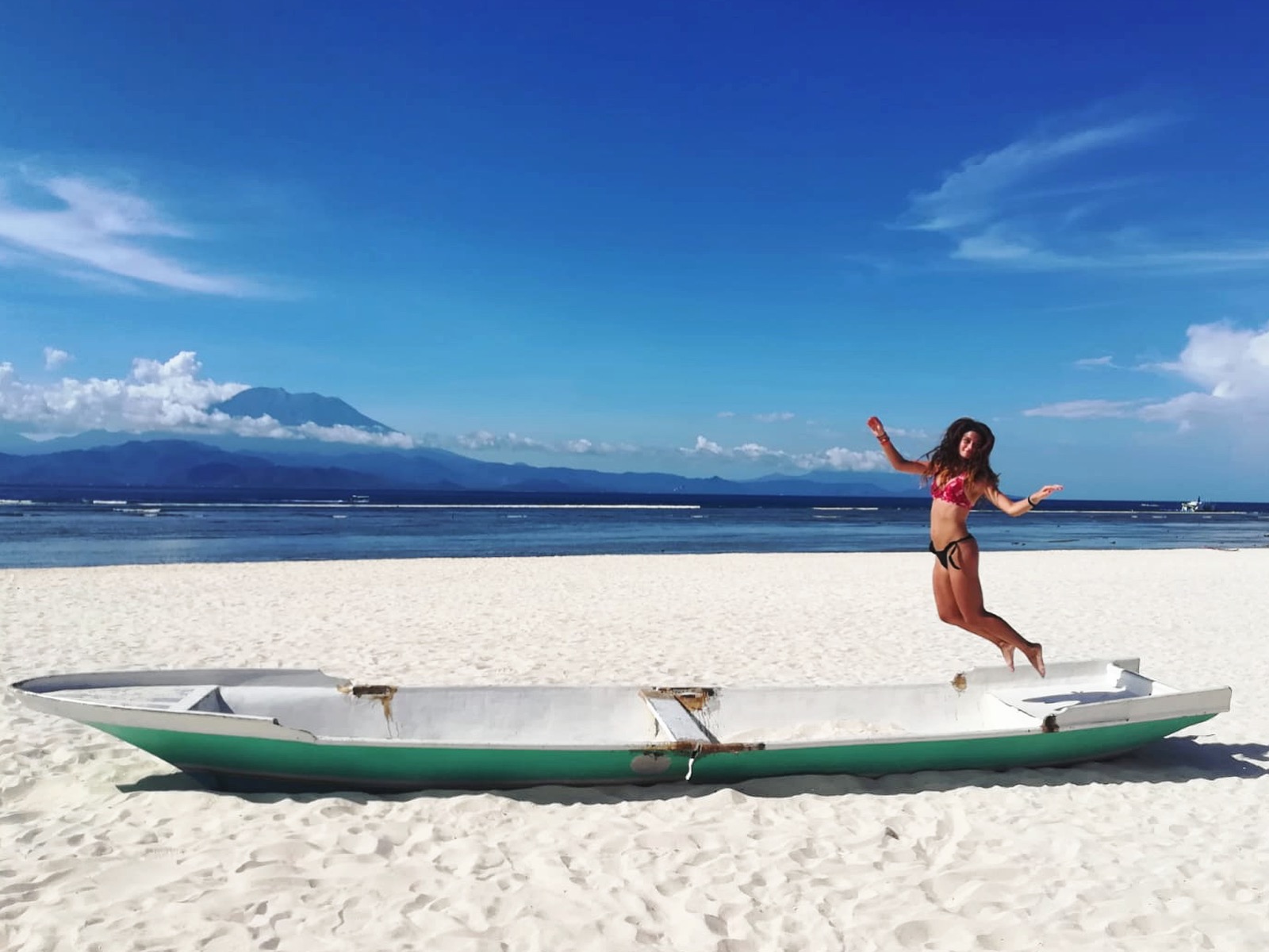 Backpacking Checklist - what to pack for the beach - white sand