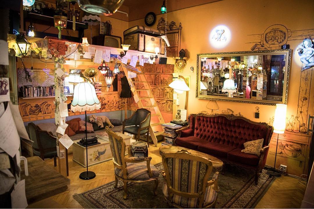 Lieux très Wes Anderson - Lavender Circus Hostel Budapest