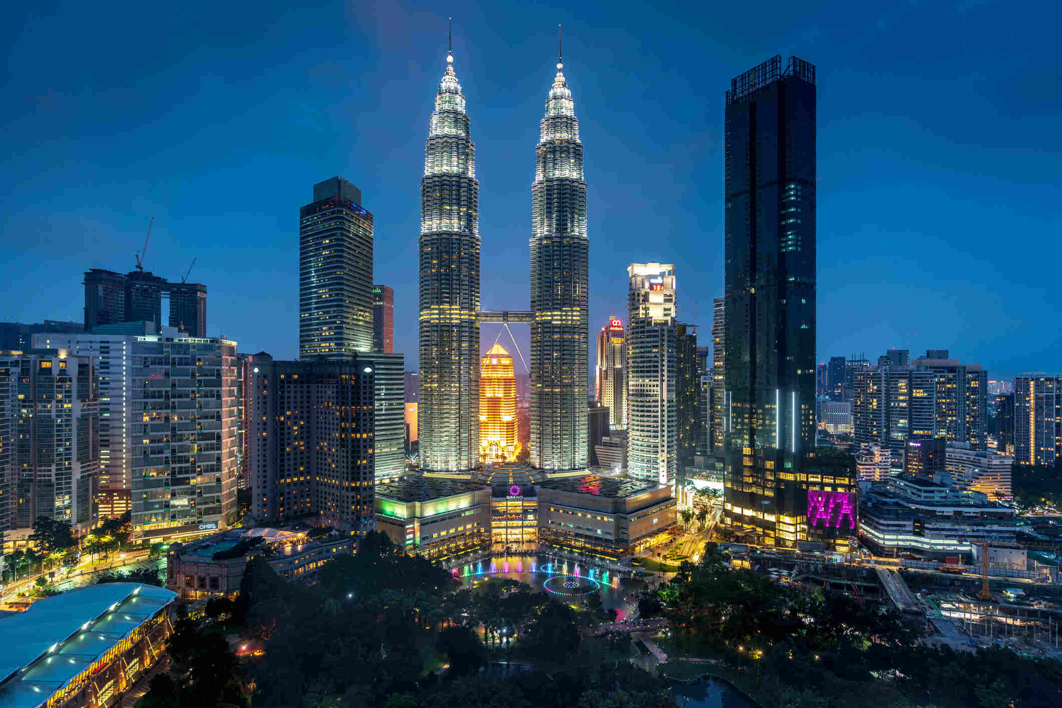 things to do in Kuala Lumpur - petronas towers