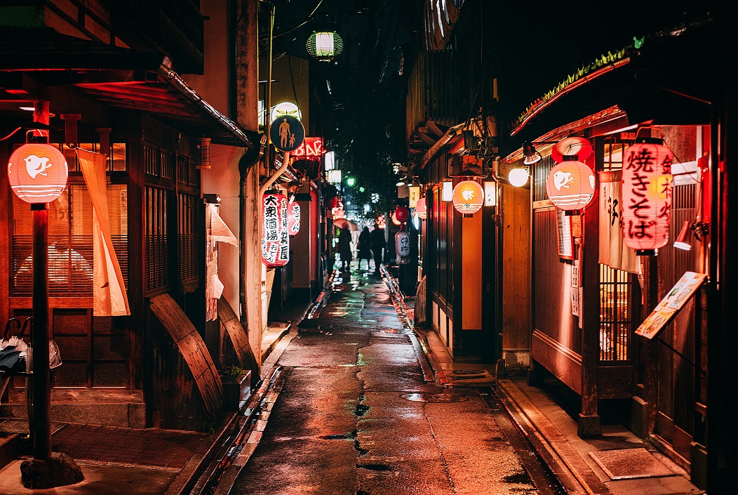 where to stay in Kyoto - Pontocho Alley