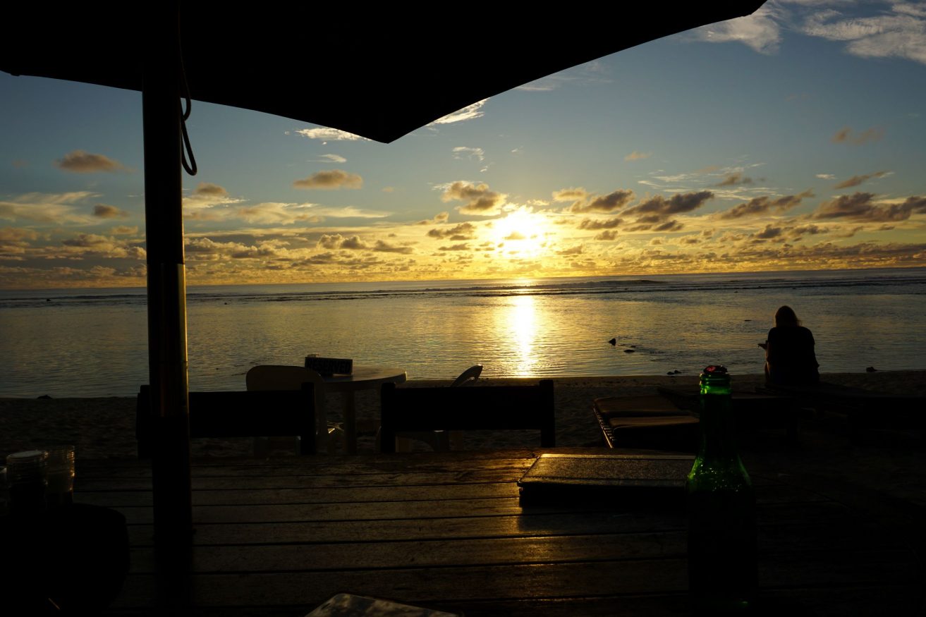Rarotonga - Sunset dinner Arorangi District