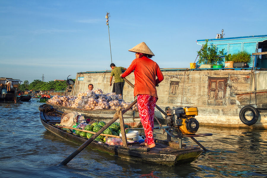 Things to do in Vietnam @thekiwicouple Can Tho Floating Market option 1