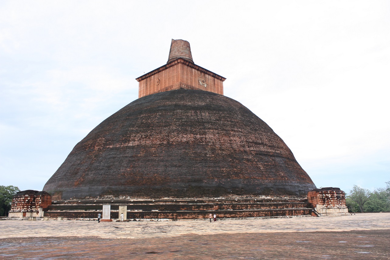 Backpacking Sri Lanka - Anuradhapura