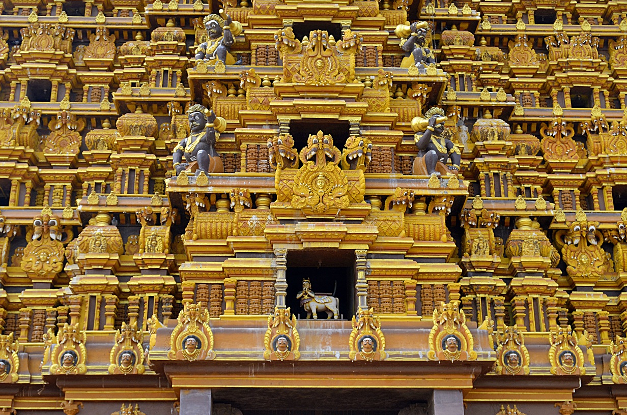 Backpacking Sri Lanka - Nallur Kandaswamy Temple