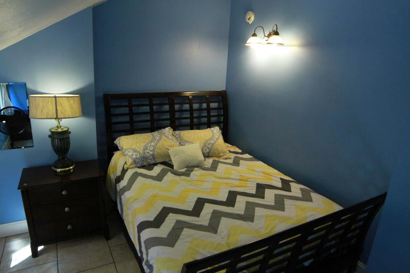 best hostels in New Orleans - Garden District House