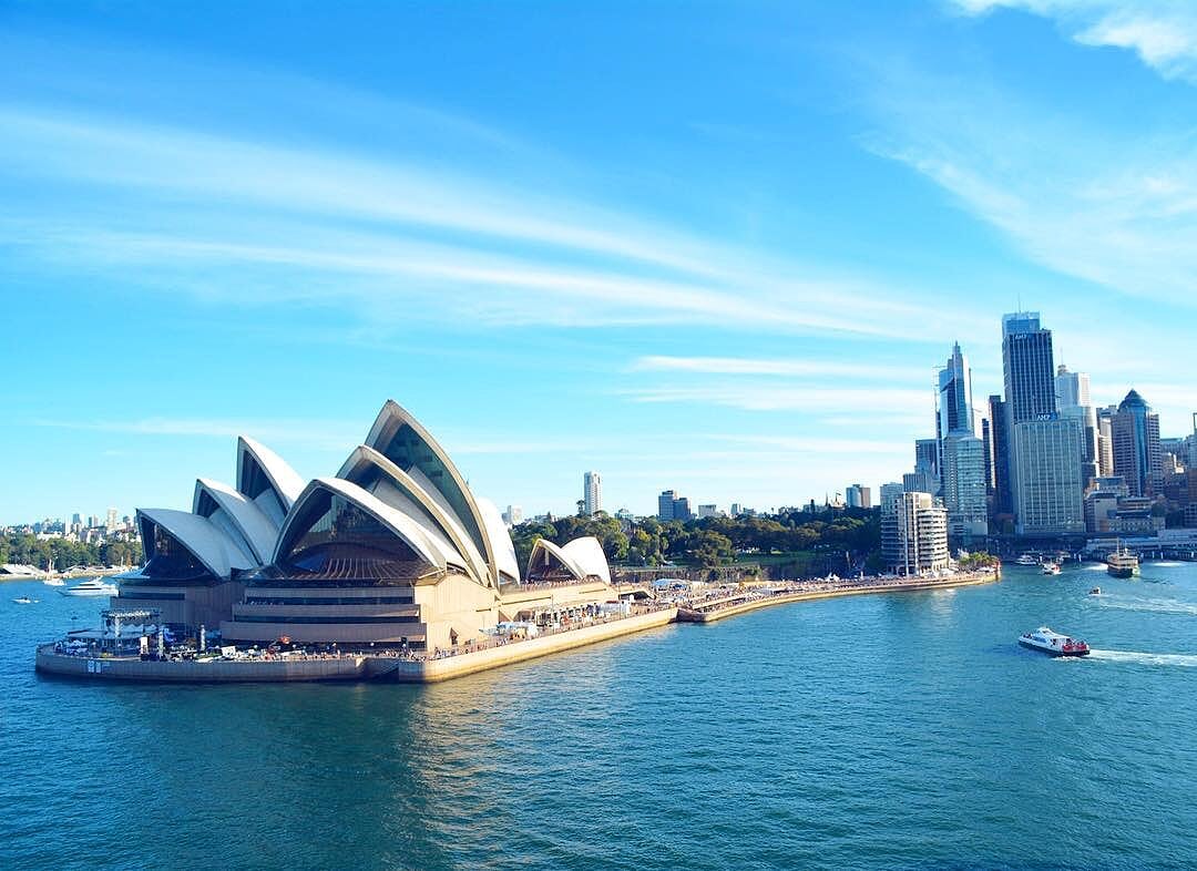 Australia packing list @sims_happysnaps sydney harbour