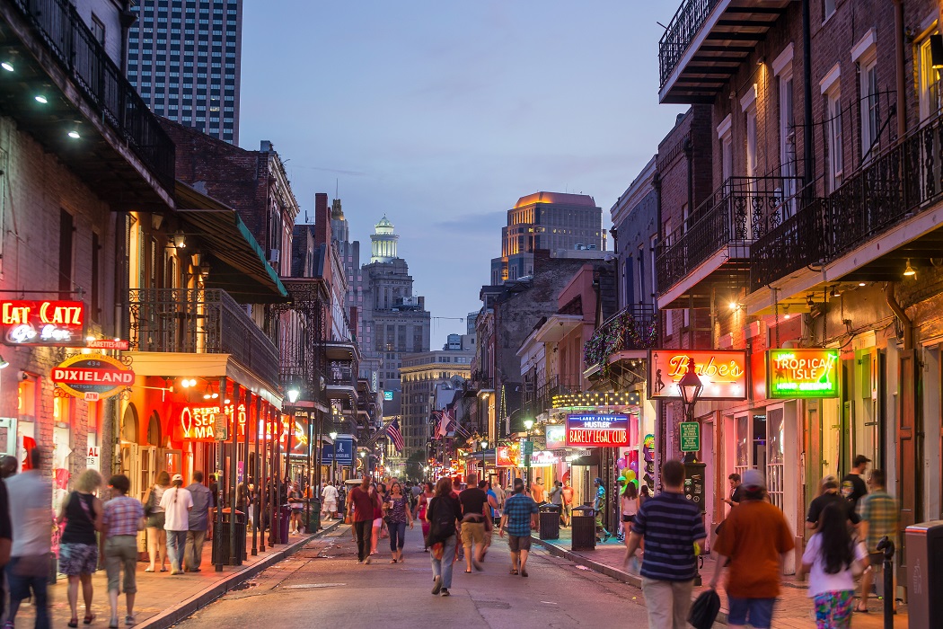 warm winter vacations - new Orleans - bourbon street