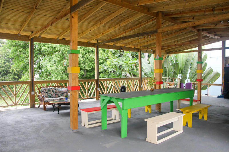 best hostels in puerto rico - Vieques Good Vibe Green House