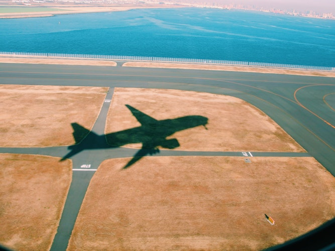 airport hacks - plane take off