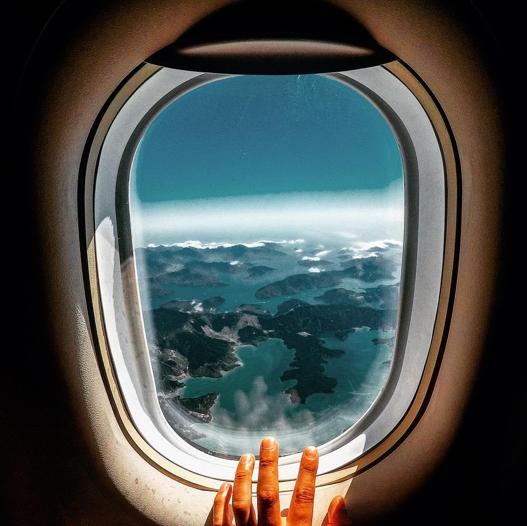 backpacking New Zealand - plane view window