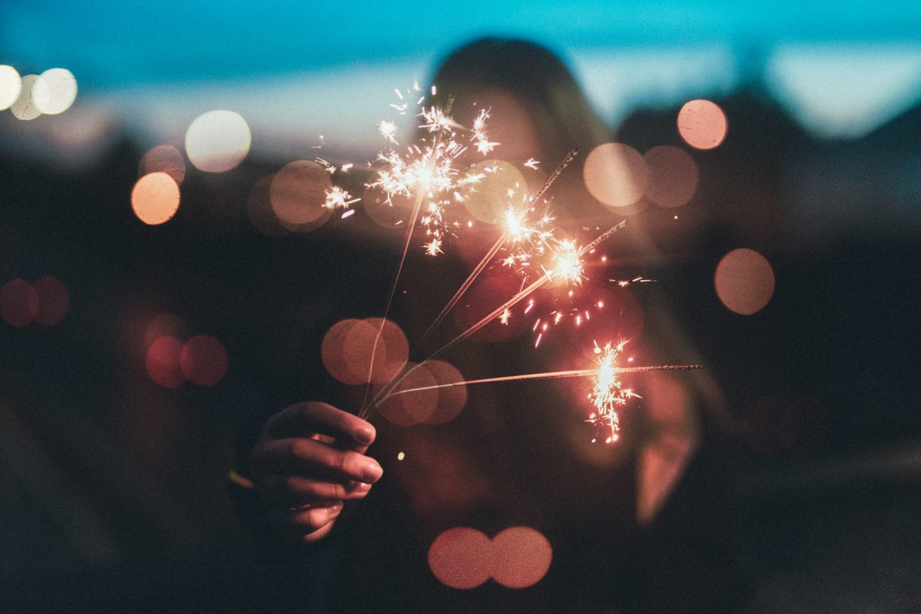 Nouvel an pas cher - @Carlos Domínguez via Unsplash @cdominguez_
