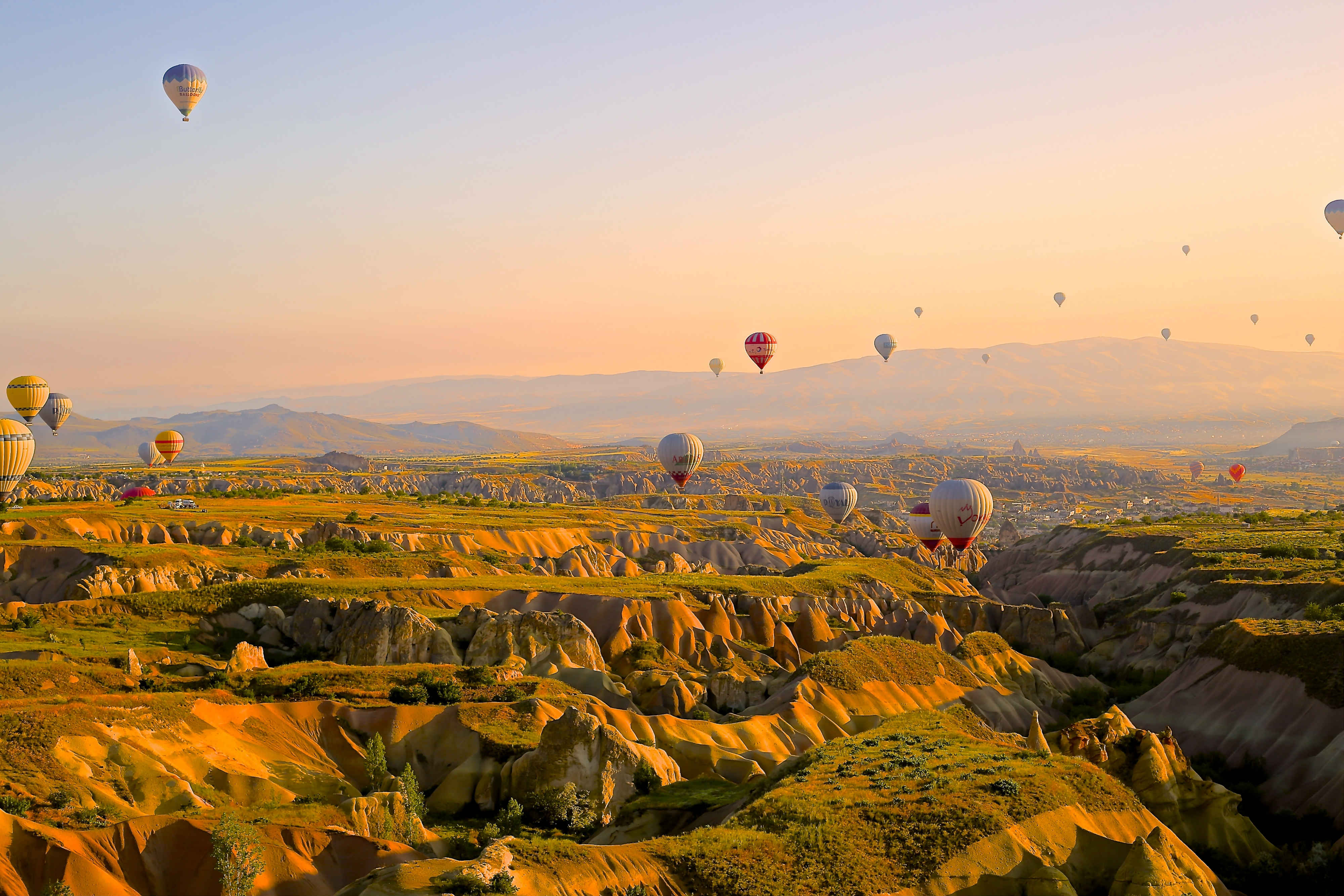 Destination Soleil pas cher - Daniela Cuevas via Unsplash Cappadocia Turkie @danielacuevas