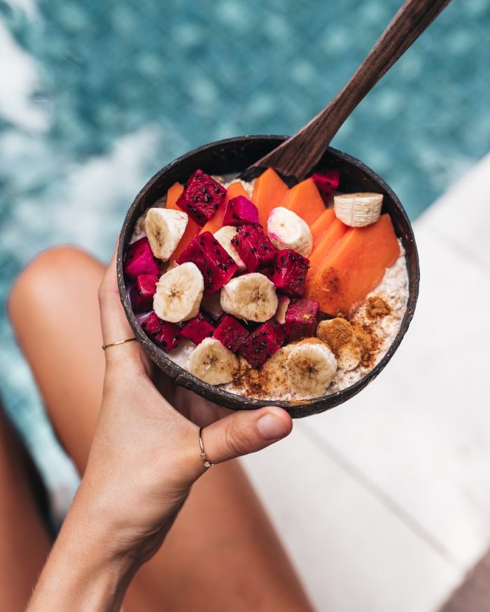 travel fatigue - porridge with banana and fruit