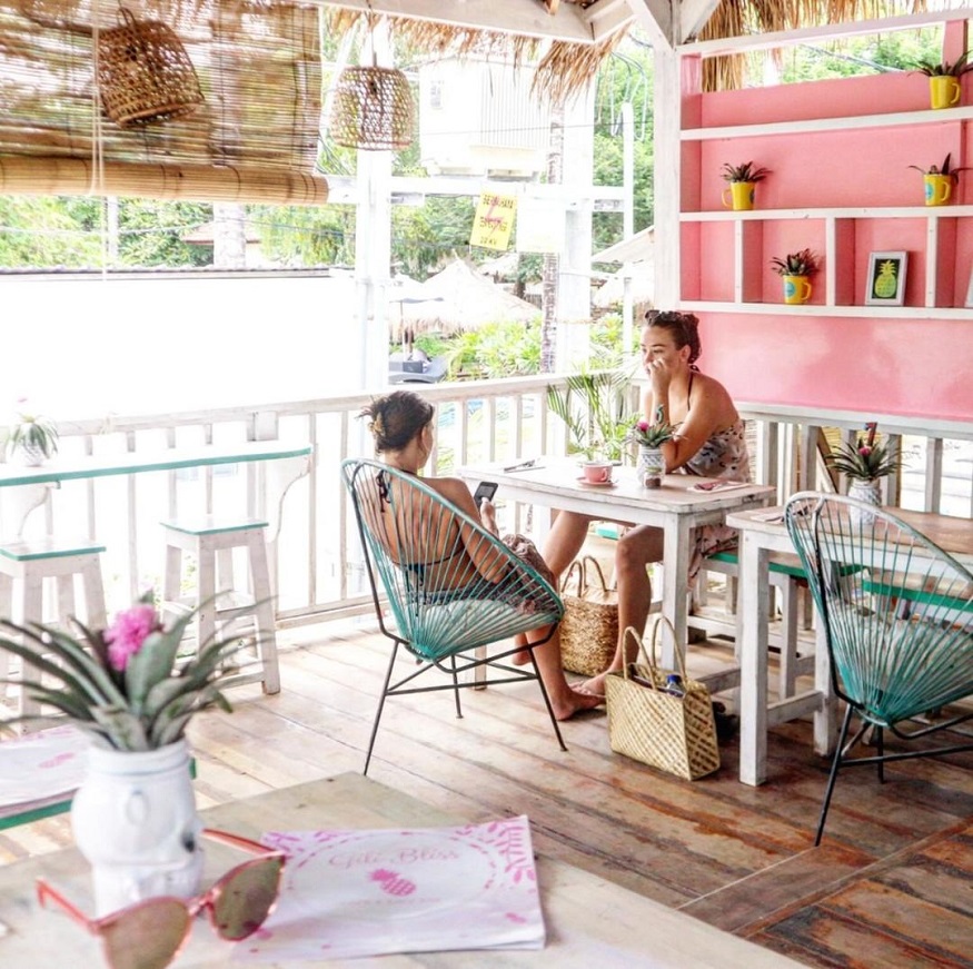 where to stay in bali - places to eat in gili islands - giliblisslove