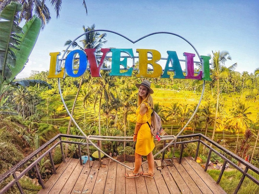 where to stay in Bali - Love Bali sign