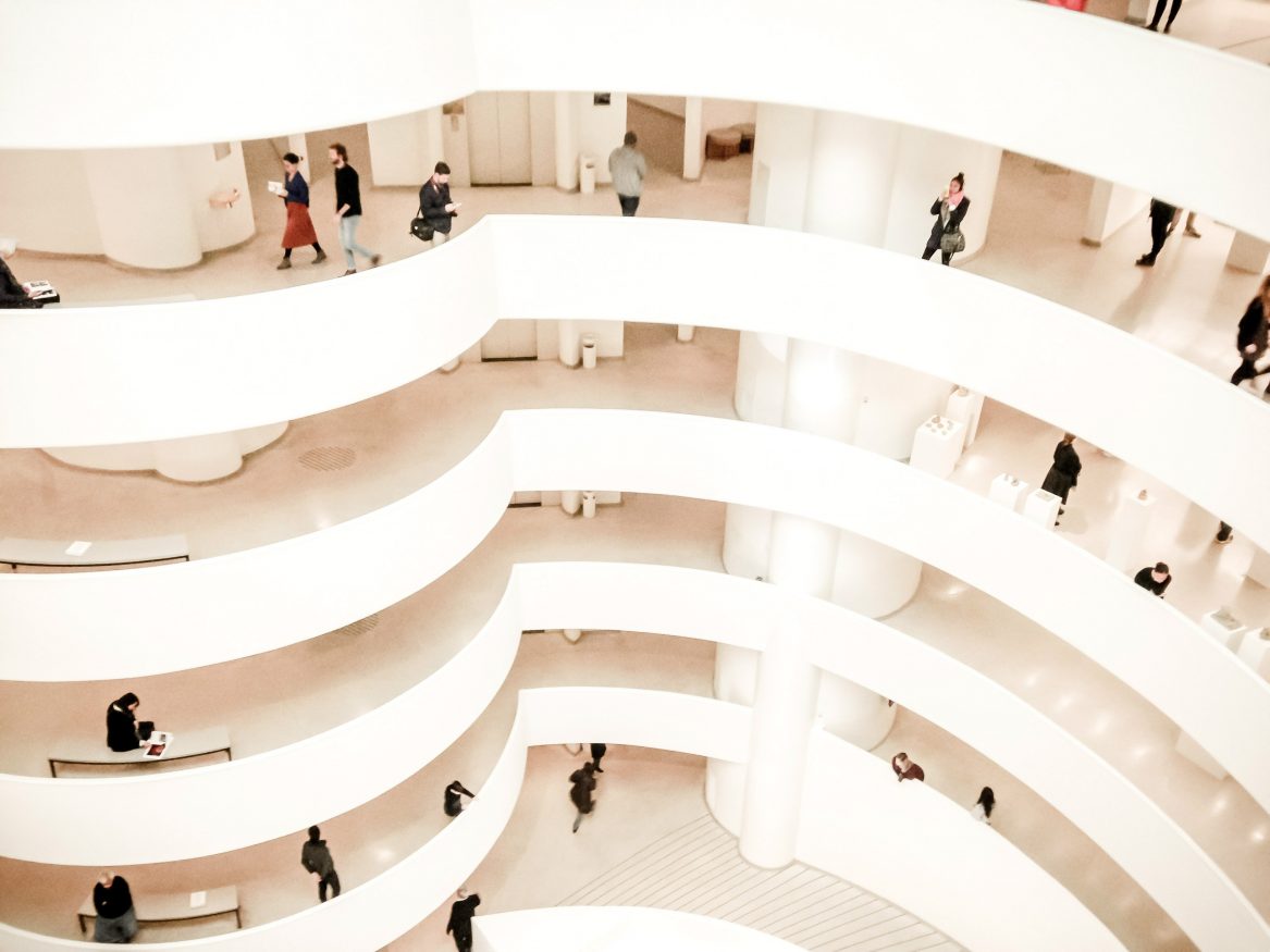 Where to stay in New York - Guggenheim Museum Photo by Leslie Holder on Unsplash @pergratiamdei