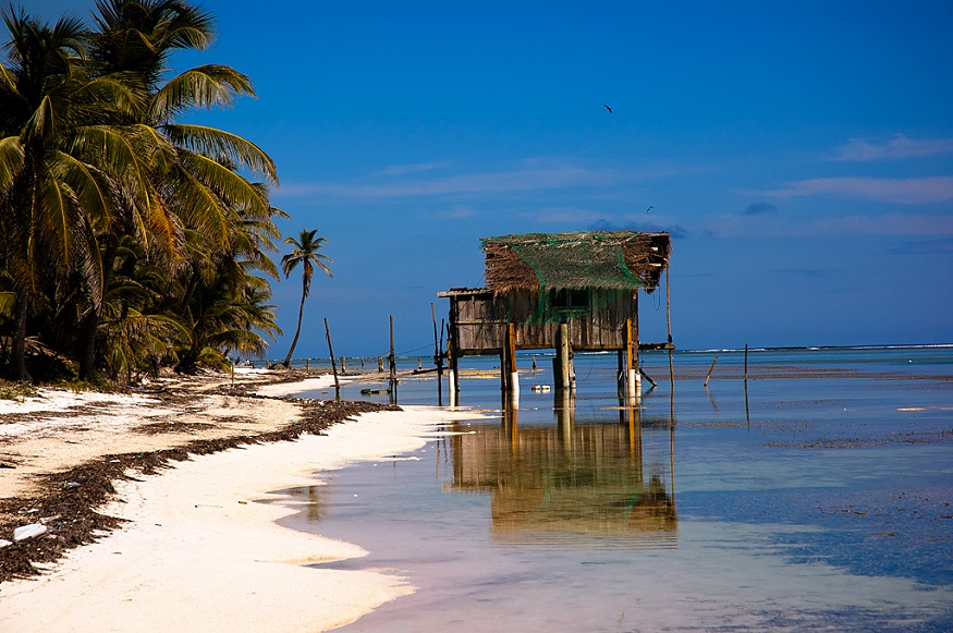 backpacking central america - hut on the beach