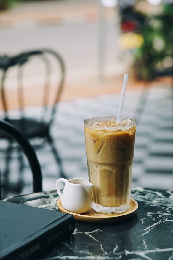 backpacking Laos - coffee culture - iced coffee