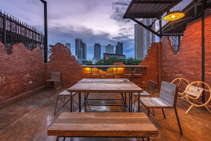 where to stay in Bangkok - Siam Plug In Boutique Hostel