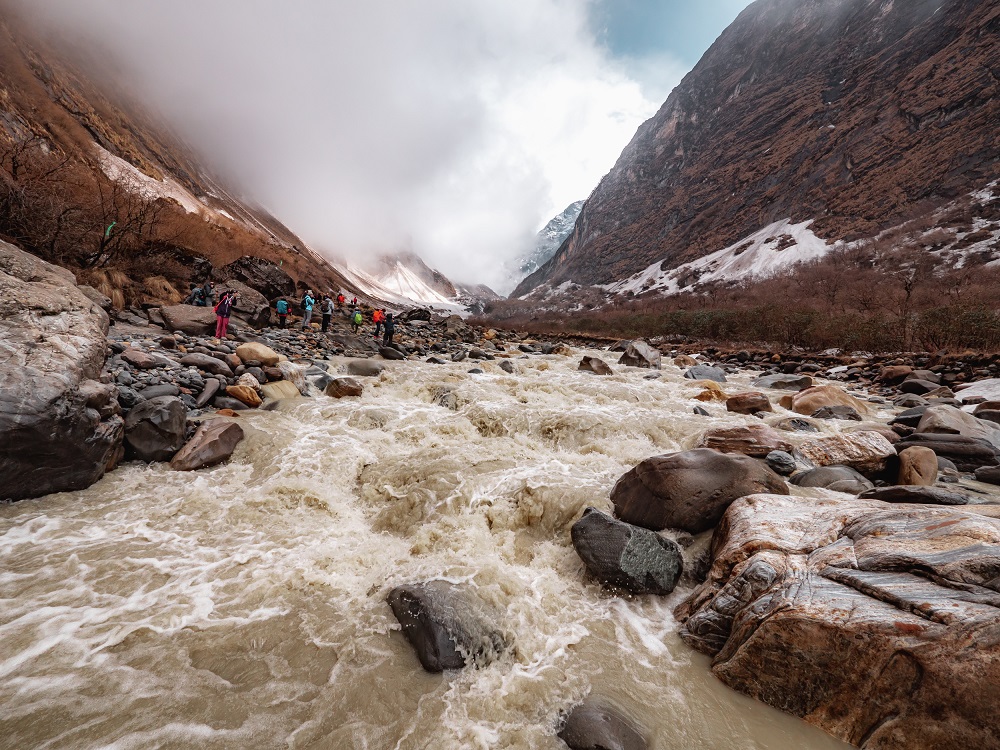 nepal trekking - Ein wilder Fluss in Nepal