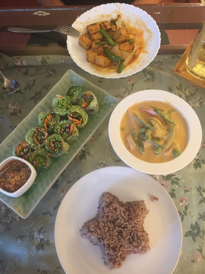 where to stay in Bagnkok - places to eat - May Veggie Home 