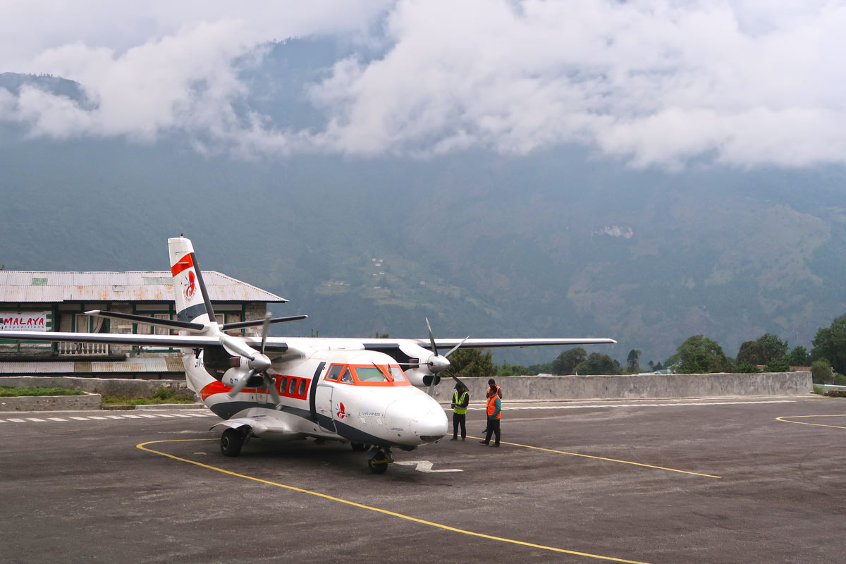 everest base camp tour kosten - Flugzeug