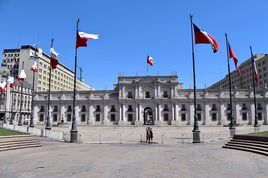 backpacking chile, la moneda palace