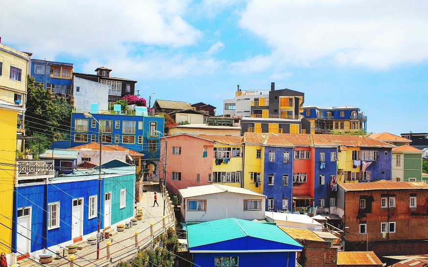 backpacking chile, multi coloured houses