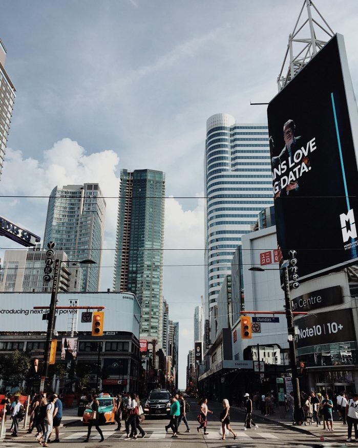 Toronto Niagarafälle - Dundas Square