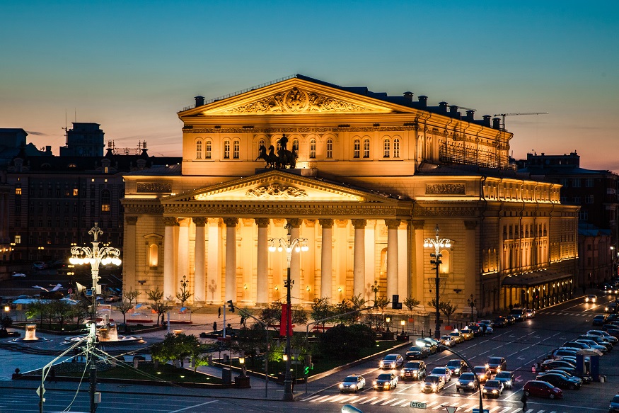 3 days in moscow, bolshoi theatre at night